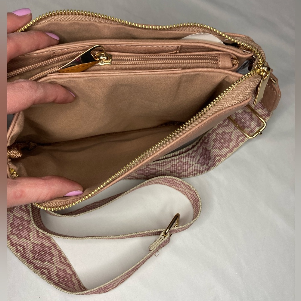 Vegan Leather Crossbody Bag light pink - Picture 9 of 11